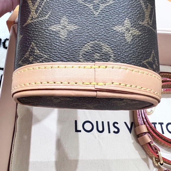 Louis Vuitton Fold Me Pouch - Picture 7 of 16